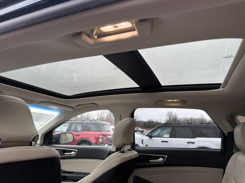 Used 2018 Ford Edge Titanium w/ Equipment Group 301A image 26