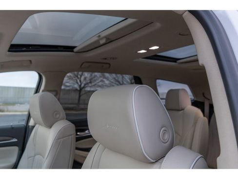 Used 2022 Buick Enclave Avenir w/ Avenir Technology Package image 19