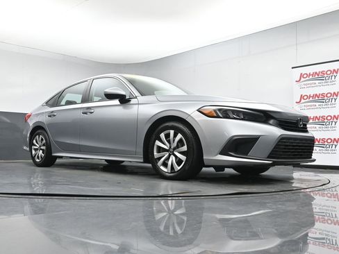 Used 2023 Honda Civic LX image 32