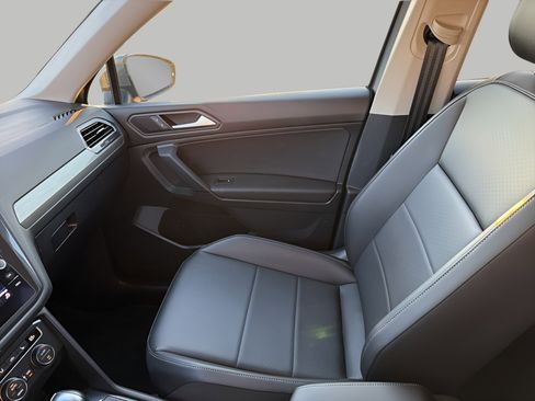 Used 2019 Volkswagen Tiguan SE image 20