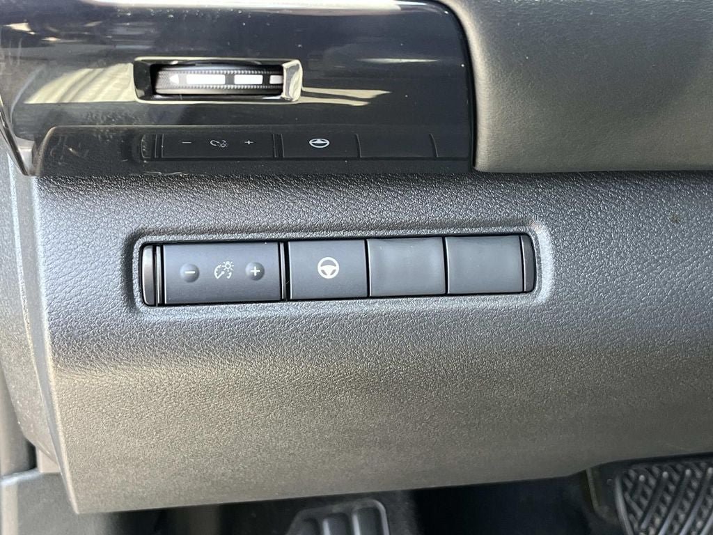 Used 2024 Nissan Pathfinder SV AWD/4WD image 31