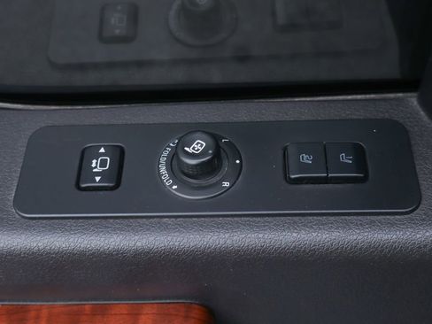 Used 2016 Ford F350 King Ranch w/ FX4 Off-Road Package AWD/4WD image 19