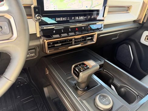 Used 2025 GMC Hummer EV 2X w/ Extreme Off-Road Package image 20