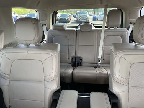 Used 2024 Lincoln Navigator Reserve AWD/4WD image 24