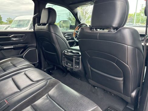 Used 2019 RAM 1500 Laramie AWD/4WD image 14