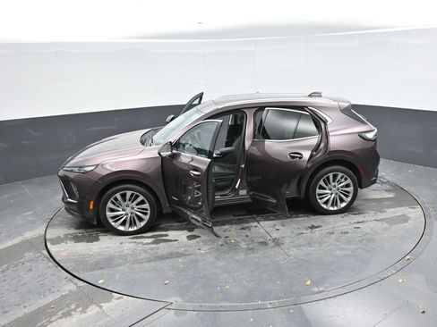 Used 2024 Buick Envision Avenir image 40