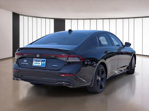 Used 2025 Honda Accord Sport image 5