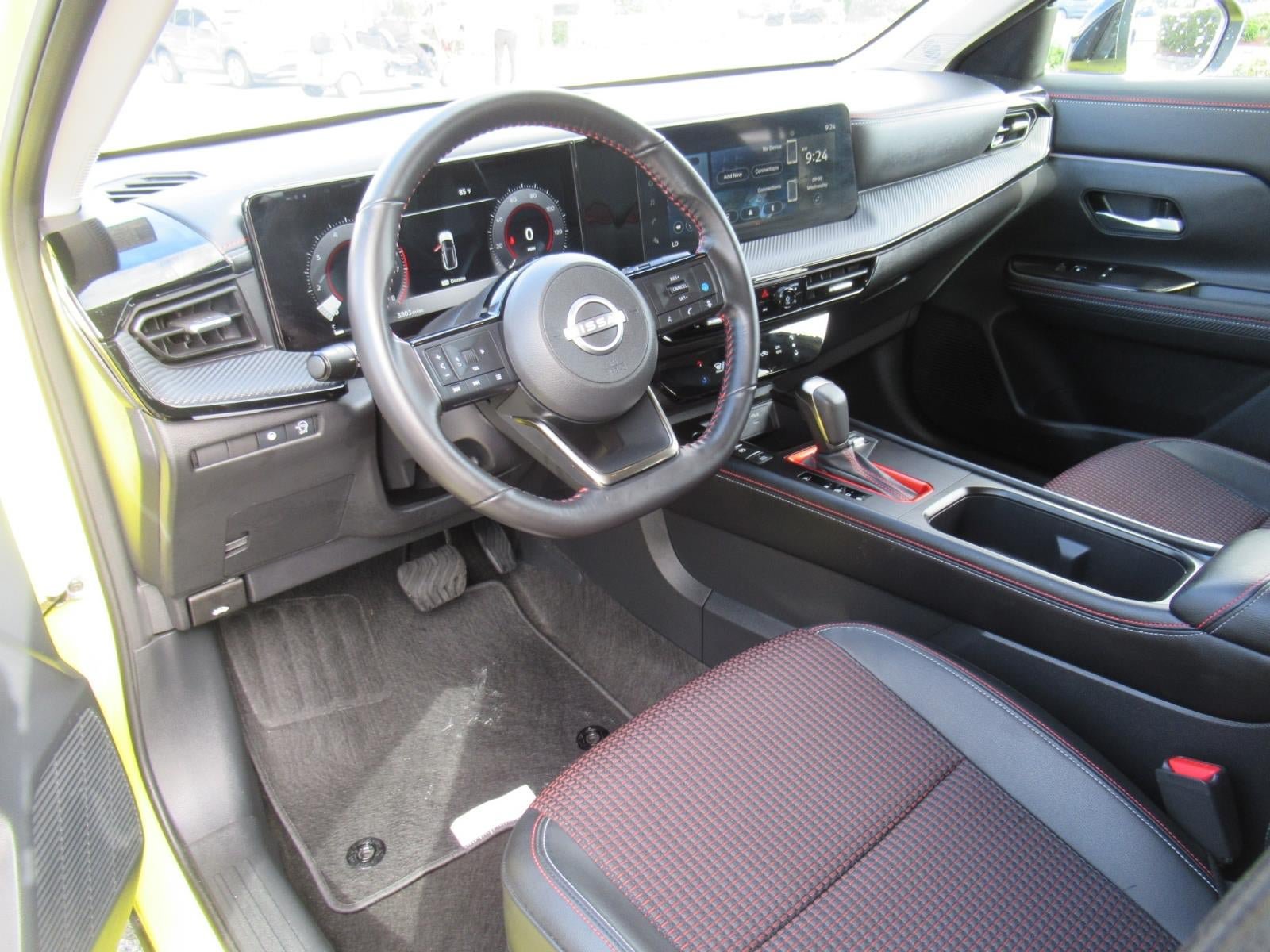Used 2025 Nissan Kicks SR FWD image 15