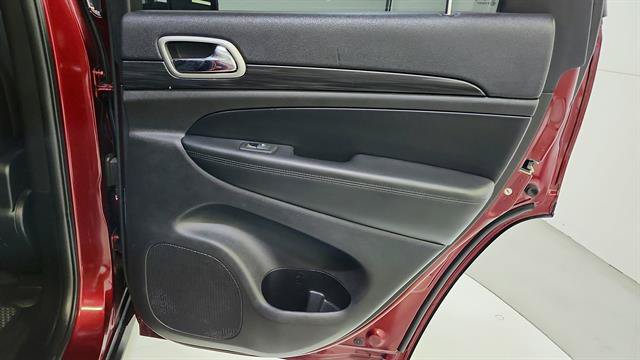 Used 2020 Jeep Grand Cherokee Laredo RWD image 26