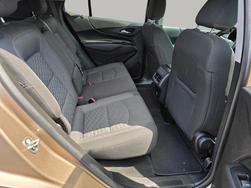 Used 2018 Chevrolet Equinox LT w/ LPO, Hit The Road Package AWD/4WD image 26