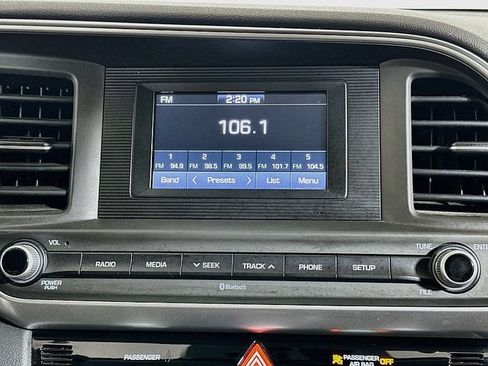 Used 2020 Hyundai Elantra SE w/ Cargo Package (C1) FWD image 14