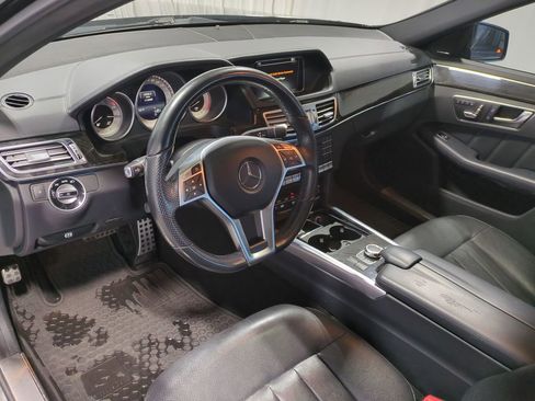 Used 2016 Mercedes-Benz E 400 4MATIC Sedan image 10