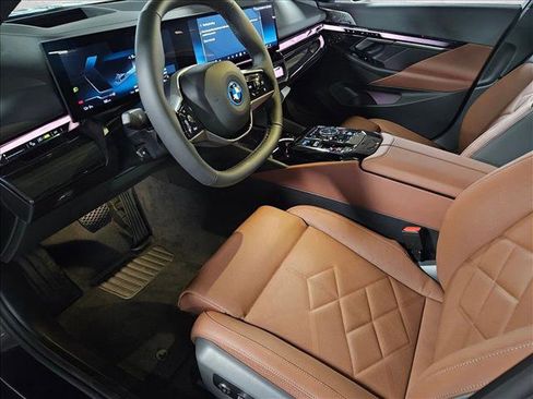 New 2026 BMW i5 eDrive40 w/ Executive Package image 9