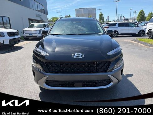 Used 2023 Hyundai Kona Limited AWD/4WD image 4