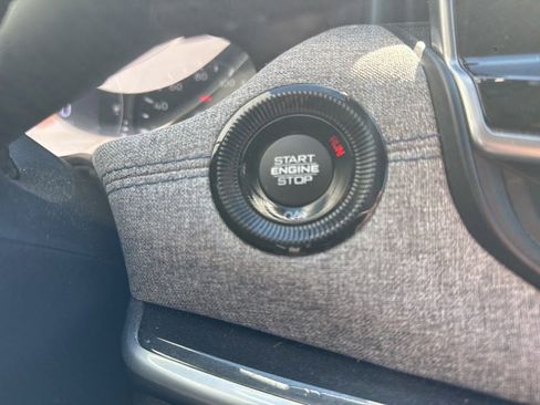 Used 2022 Jeep Compass Latitude FWD image 13