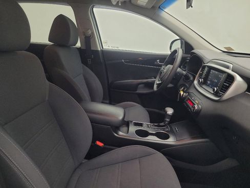 Used 2019 Kia Sorento AWD V6 image 21