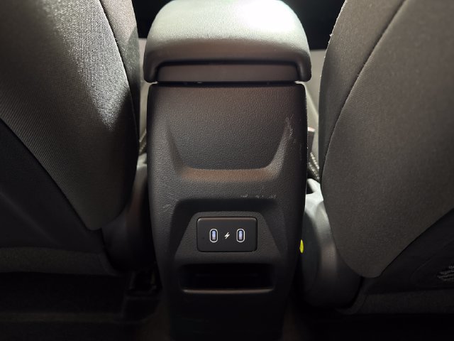 Used 2024 Hyundai Venue SEL FWD image 25