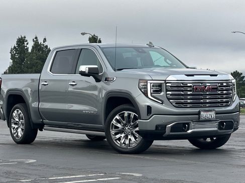 Used 2024 GMC Sierra 1500 Denali AWD/4WD image 2