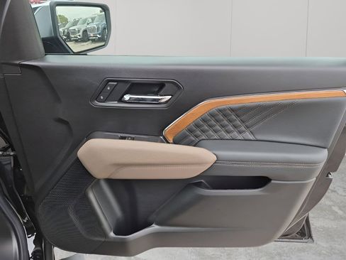 New 2026 GMC Canyon Denali w/ LPO, Denali Black Edition AWD/4WD image 15
