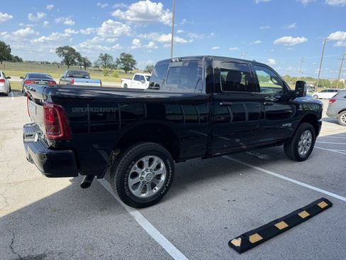 Used 2025 RAM 2500 Laramie AWD/4WD image 2