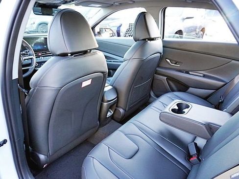 New 2026 Hyundai Elantra Limited image 21