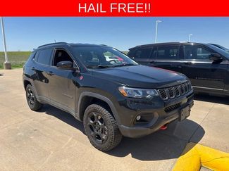 Used 2024 Jeep Compass Trailhawk w/ Trailhawk Convenience Group AWD/4WD video 1