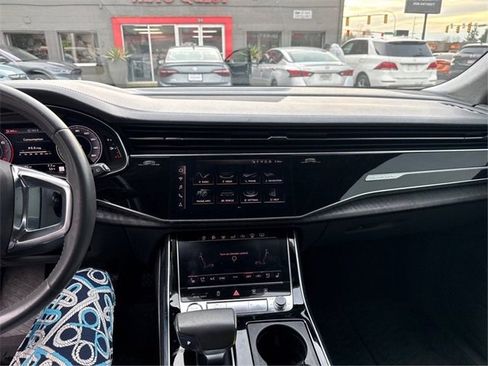 Used 2019 Audi Q8 Prestige w/ Luxury Package image 13