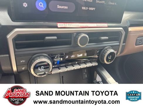 Used 2025 Toyota 4Runner Limited AWD/4WD image 23