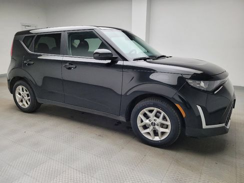 Used 2023 Kia Soul LX w/ LX Technology Package image 11