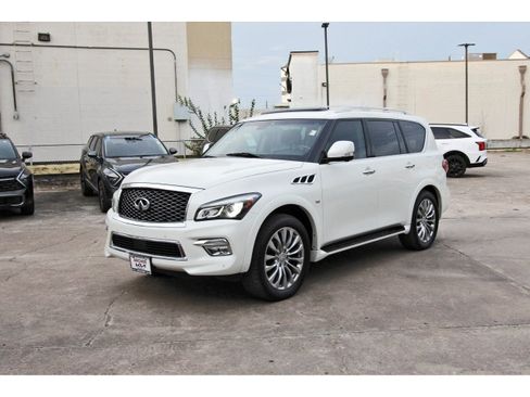Used 2017 INFINITI QX80 4WD w/ Driver Assistance Package image 3