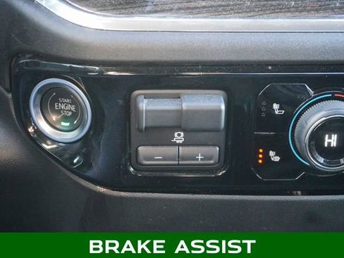 Used 2025 Chevrolet Silverado 1500 LT image 17