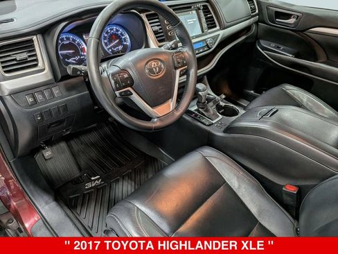 Used 2017 Toyota Highlander XLE AWD/4WD image 11