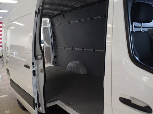 Used 2019 Mercedes-Benz Sprinter 2500 image 17