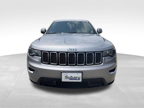 Used 2018 Jeep Grand Cherokee Laredo AWD/4WD image 2