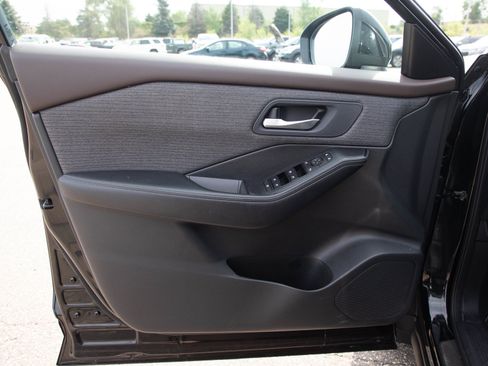 Used 2022 Nissan Rogue SV AWD/4WD image 20