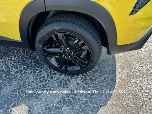 Used 2024 Chevrolet Trax ACTIV w/ Sunroof Package image 9