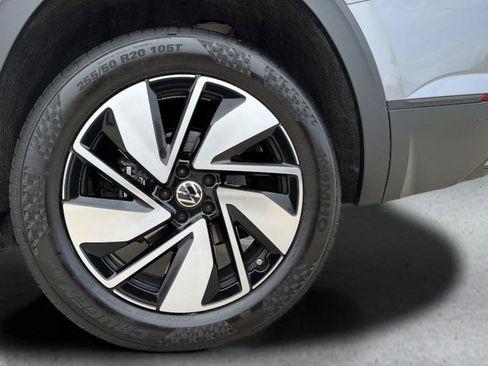 Used 2024 Volkswagen Atlas SE image 15