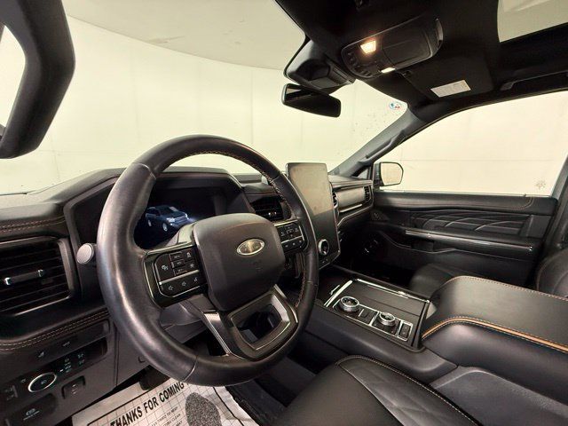 Used 2024 Ford Expedition Platinum AWD/4WD image 6