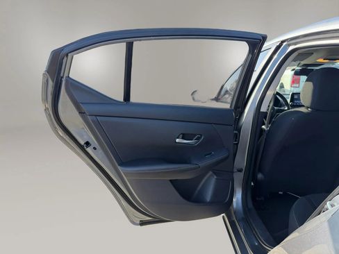 Used 2022 Nissan Sentra SV FWD image 29