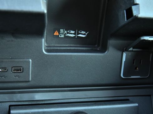 Used 2022 GMC Sierra 1500 AT4 w/ AT4 Premium Package image 37