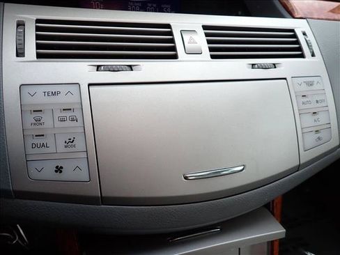 Used 2006 Toyota Avalon XLS FWD image 21