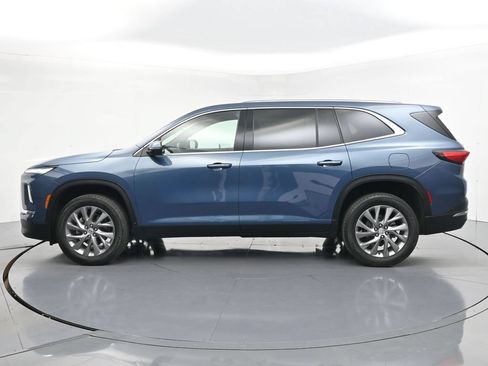 Used 2025 Buick Enclave Preferred AWD/4WD image 3
