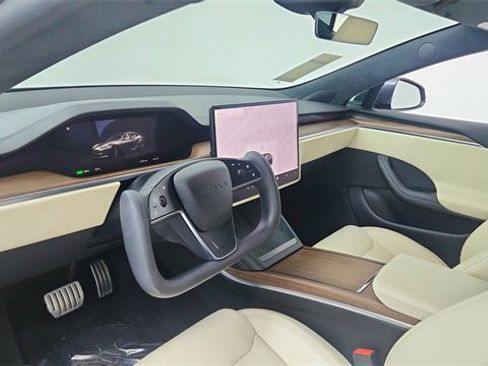 Used 2023 Tesla Model S Standard Range image 17