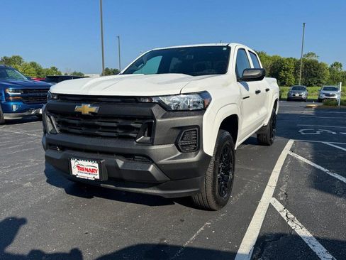 Used 2026 Chevrolet Colorado W/T w/ WT Custom Package RWD image 8