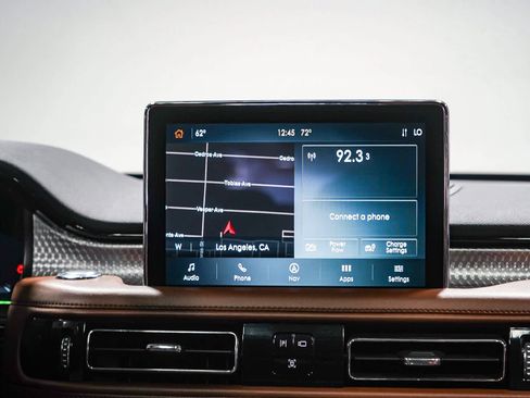 Used 2023 Lincoln Aviator Grand Touring w/ Class IV Trailer Tow Package image 16