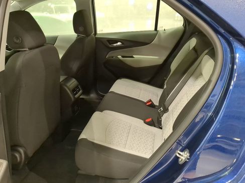 Used 2022 Chevrolet Equinox LS AWD/4WD image 12