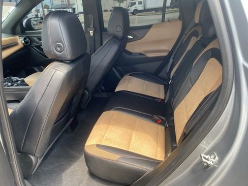 Used 2025 Chevrolet Equinox ACTIV w/ LPO, Floor Liner Package FWD image 30