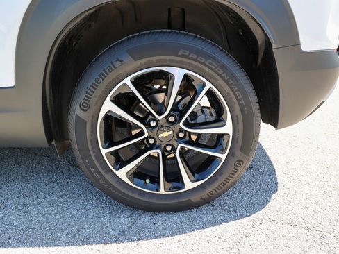 Used 2025 Chevrolet TrailBlazer LT w/ Convenience Package FWD image 14