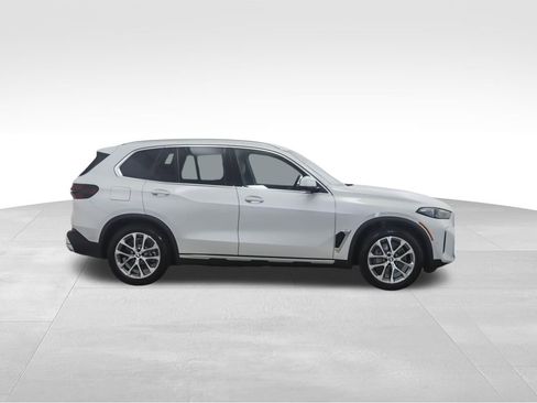 Used 2026 BMW X5 xDrive50e w/ Executive Package image 6