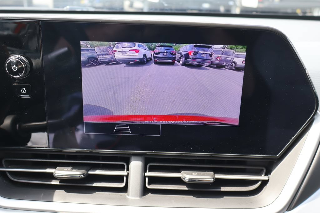 Used 2024 Chevrolet Trax LS w/ LS Convenience Package FWD image 12